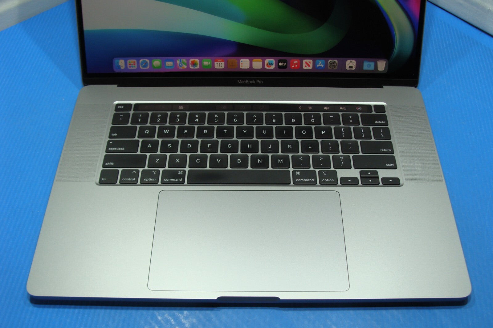 Apple MacBook Pro A2141 16" i7-9750H 2.6Ghz 32GB 1TB SSD PRO 5500M MVVL2LL/A