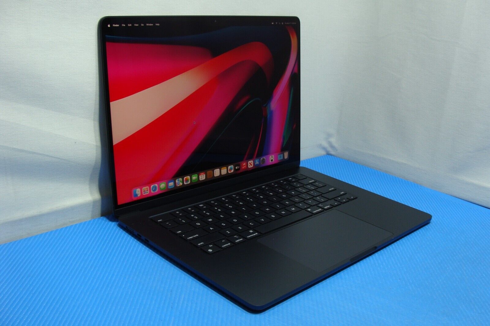 Apple MacBook Air A2941 15.3" M2 8CPU/10GPU 3.49GHz 8GB 512GB 100% Bat MQKW3LL/A