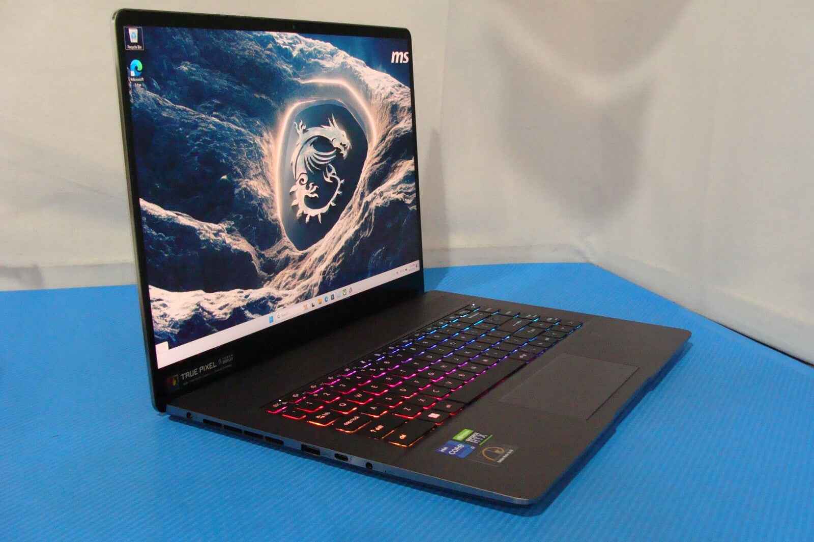MSI Creator Z16 16" QXGA TOUCH 120hz i7-11800H 2.3GHz 32GB 1TB RTX 3060 100%Batt