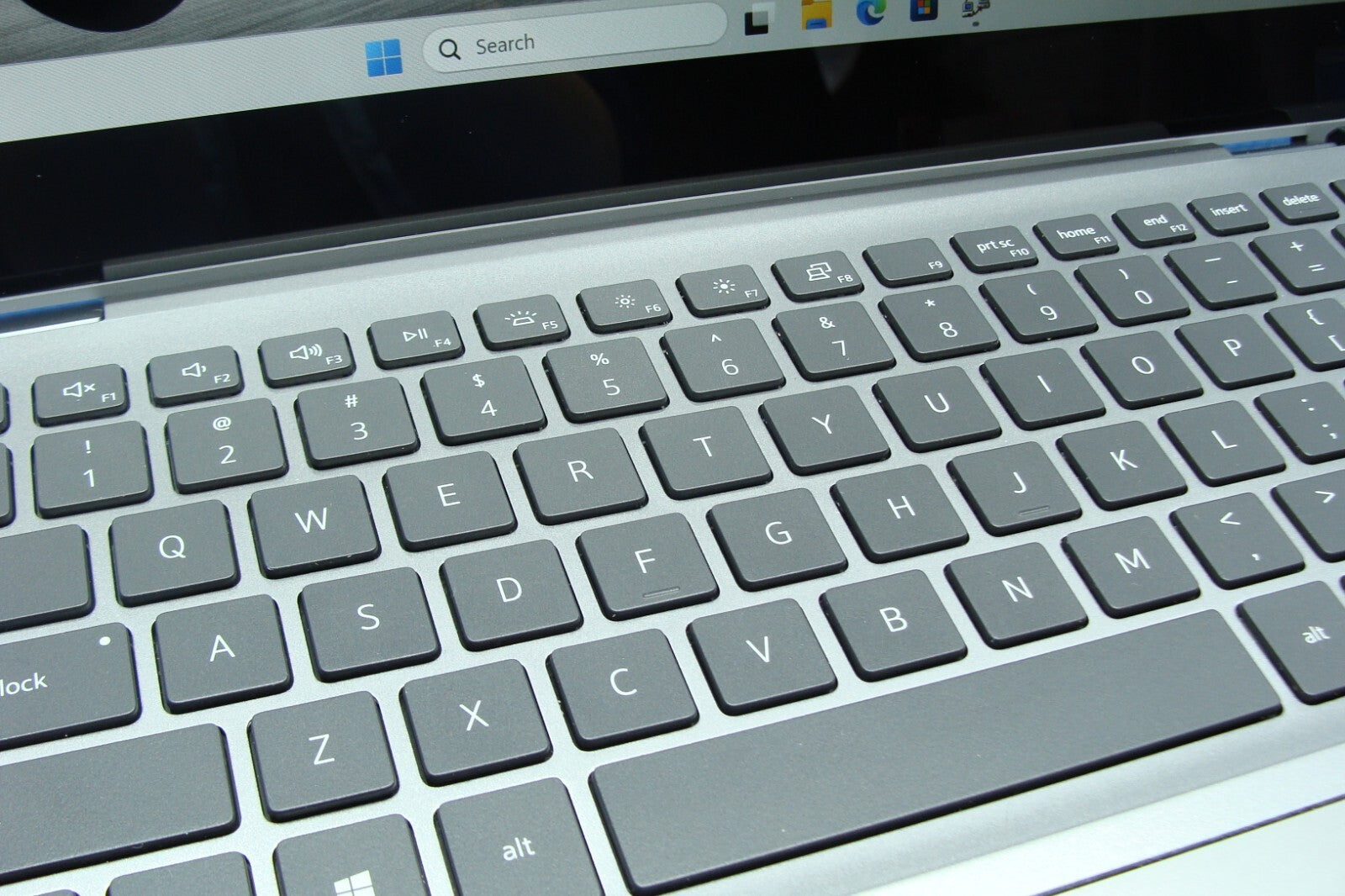 Dell Inspiron 5400 2-in-1 14