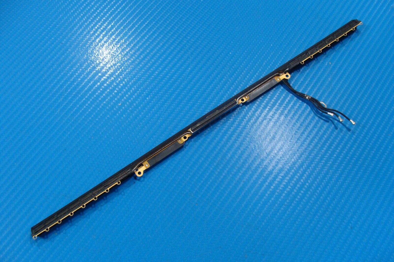 MacBook Pro 15" A1990 2019 MV902LL MV912LL Rear Vent & Antenna Module 923-02501