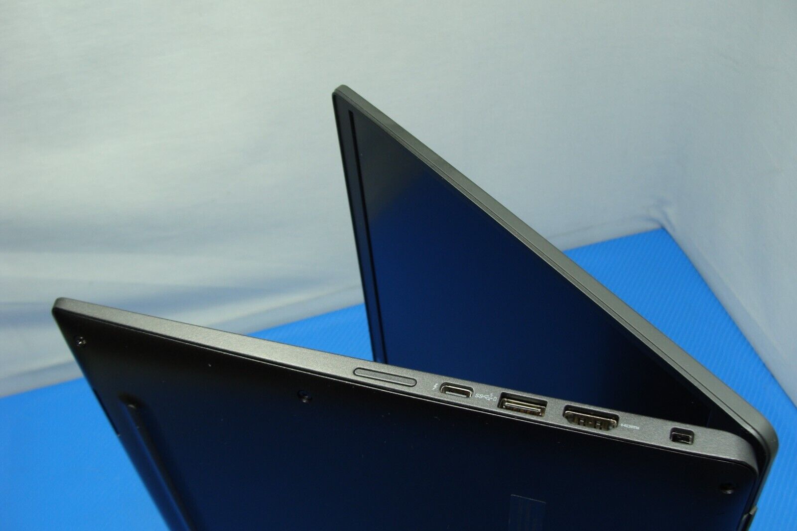 Dell Latitude 7530 15.6"FHD i5-1245U 1.3GHz 8GB 256GB SSD Windows 11Pro Warranty