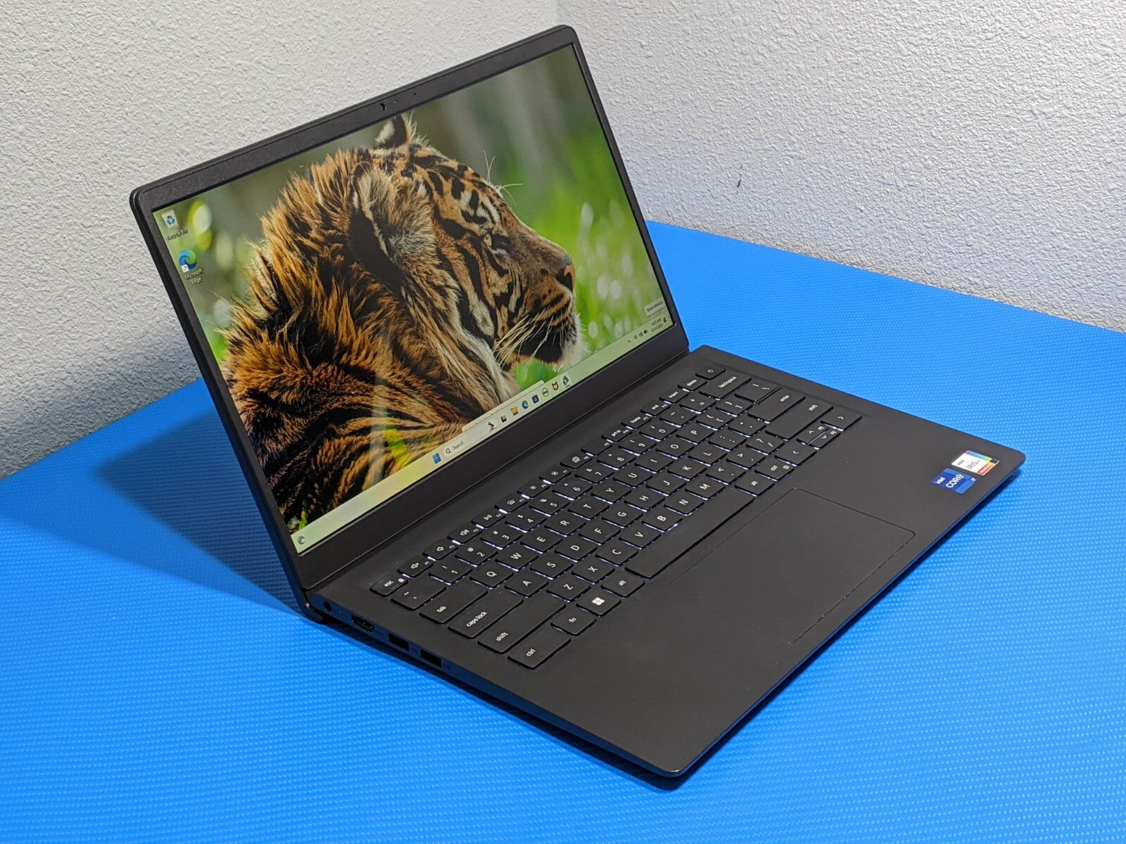 Dell Vostro 3420 14"FHD i7-1255U 1.7GHz 16GB 512GB SSD Warranty-01/2026 +Charger