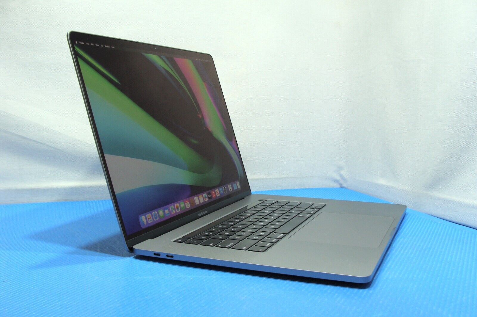 Apple MacBook Pro A2141 16