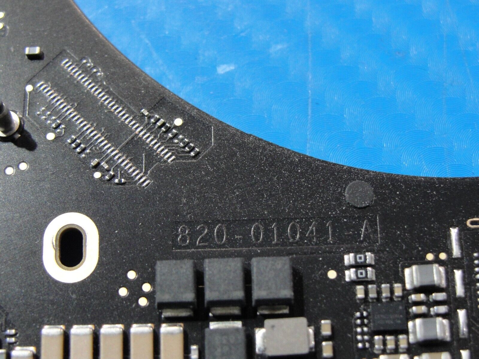 MacBook Pro 15" A1990 Mid 2018 BTO i9-8950HK 2.9GH 32/512GB 560x 4GB Logic Board