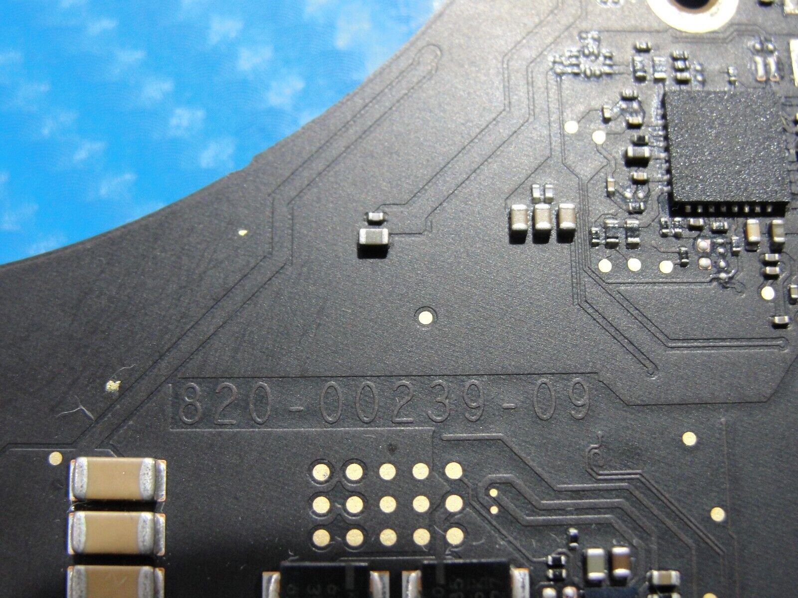 MacBook Pro A1706 13" 2016 MLH12LL i5-6267U 2.9GHz 8/256 Logic Board 661-05252
