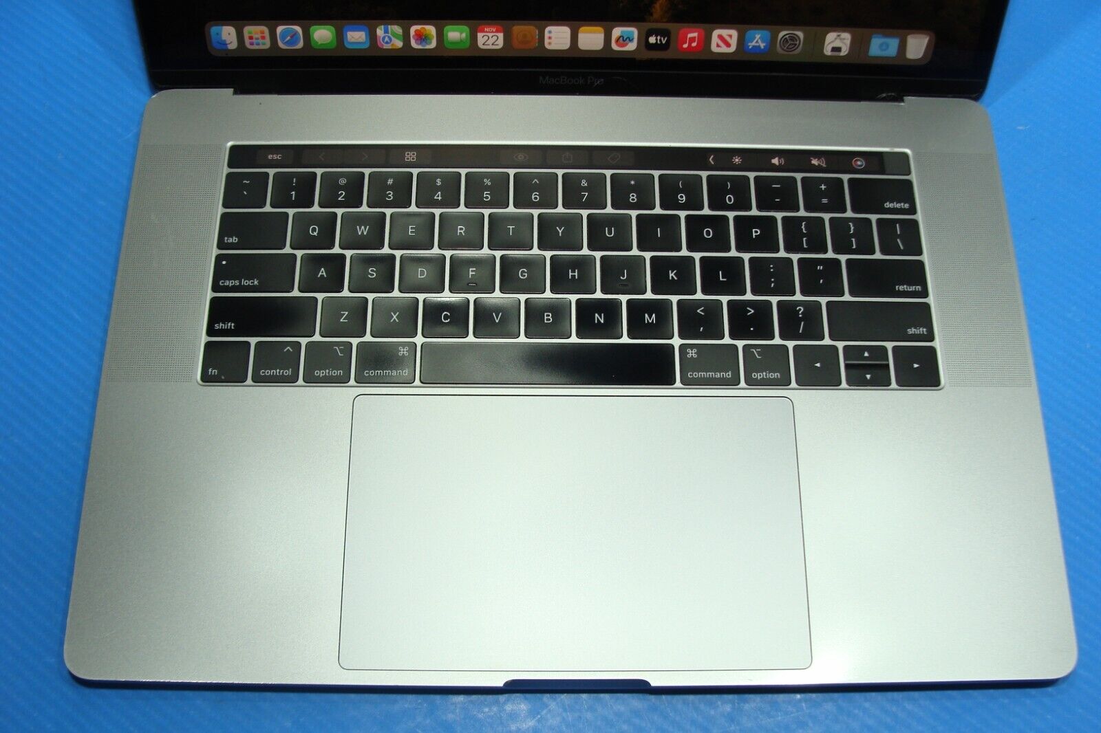 Apple MB Pro A1990 15" (2019) i7-9750H 2.6GHz 16GB 256GB PRO 555X Touchbar/ID