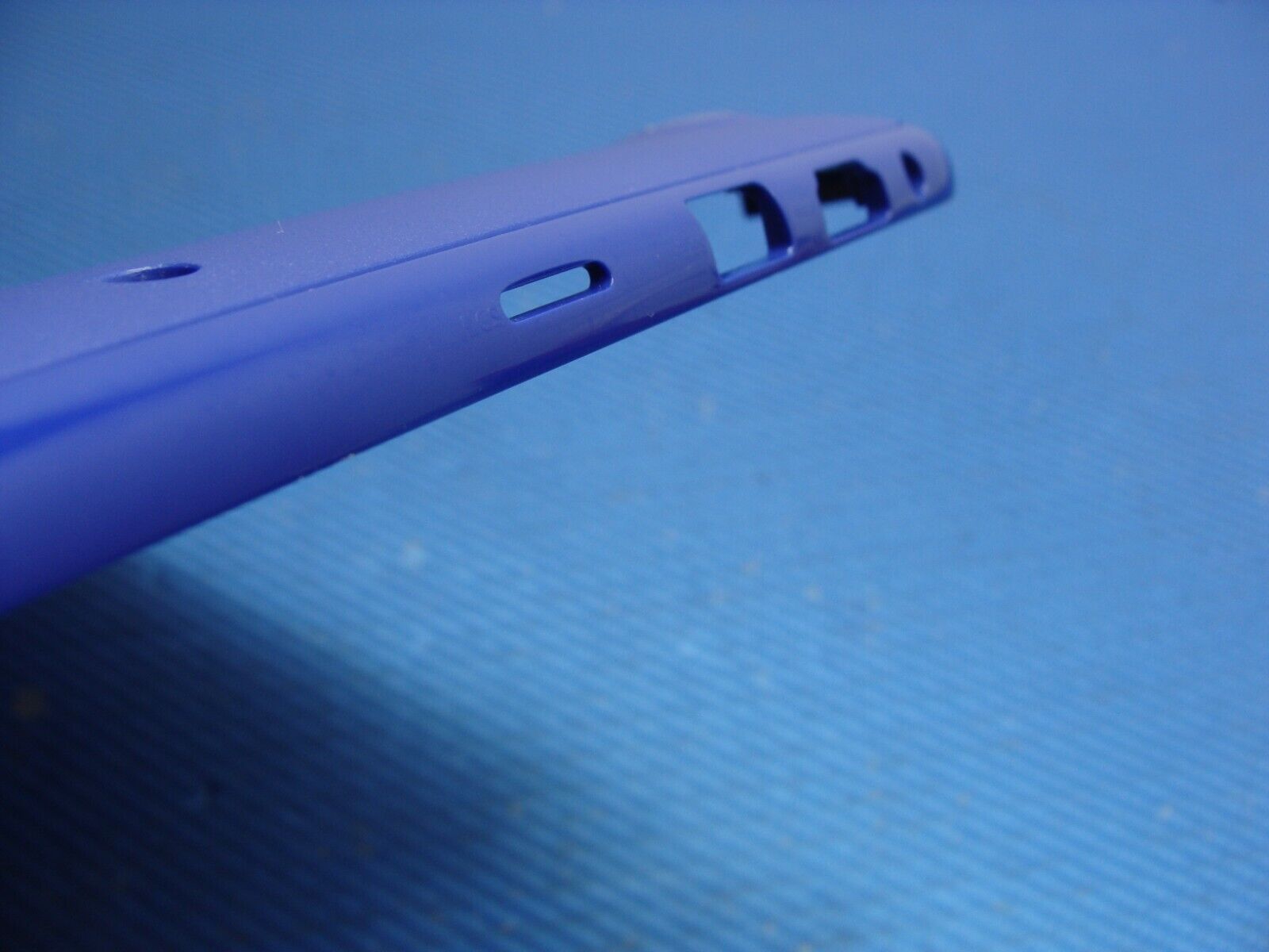 Dell Inspiron 3180 11.6" Genuine Bottom Case Base Cover Blue M5C6X