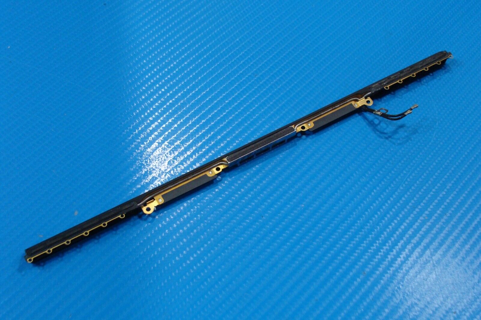 MacBook Pro 13" A2159 2019 MUHN2LL MUHP2LL Rear Vent & Antenna Module 923-03211
