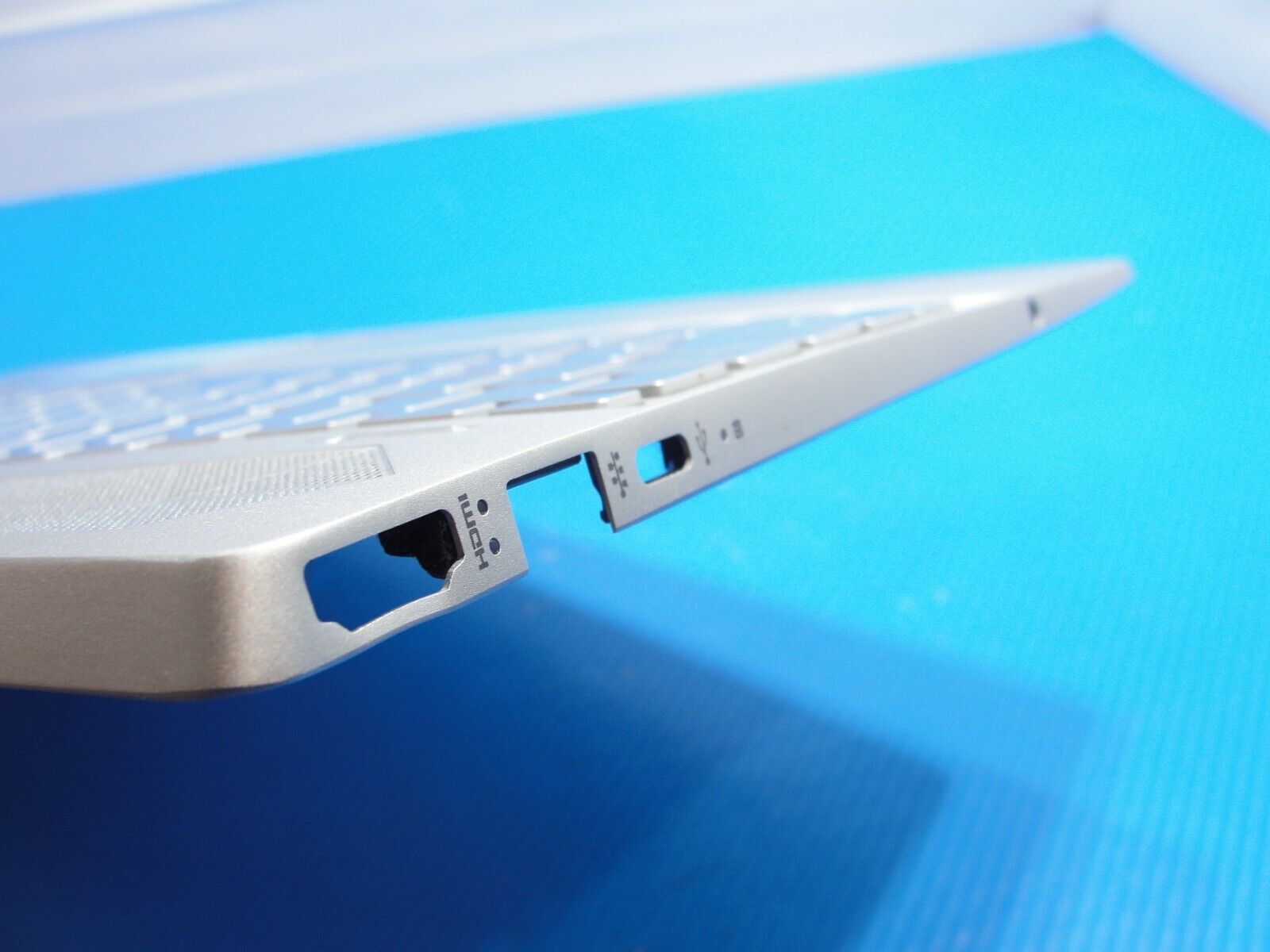 HP Pavilion 15-cs3153cl 15.6" Palmrest w/Backlit Keyboard Touchpad L24752-001