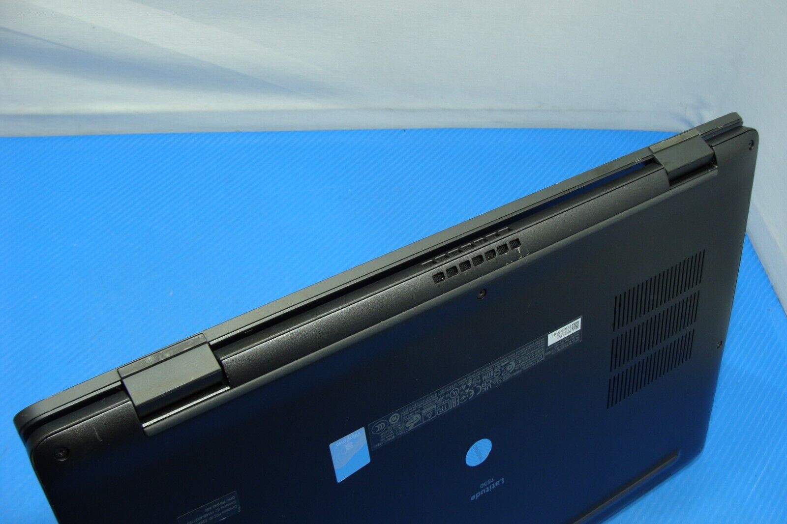 Dell Latitude 7530 15.6"FHD i5-1245U 1.3GHz 8GB 256GB SSD Windows 11Pro Warranty