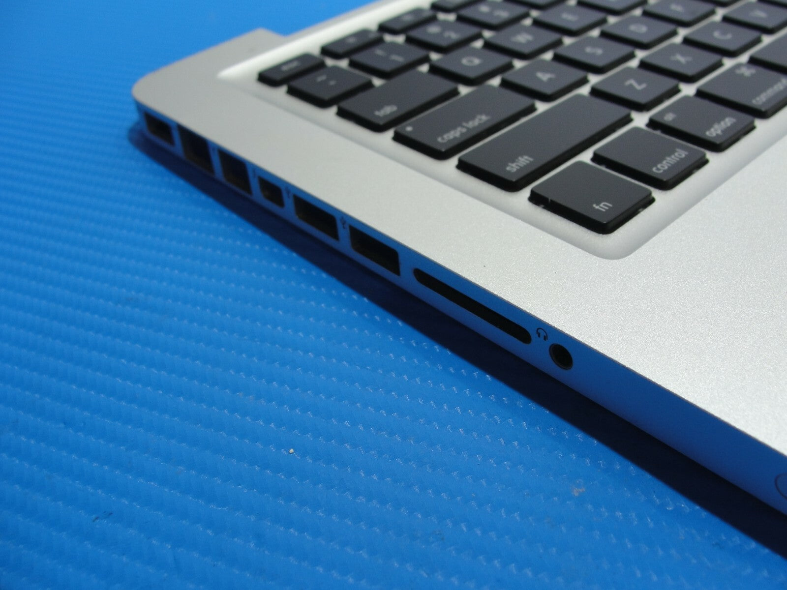 MacBook Pro A1278 13" 2011 MC700LL/A Top Case Palmrest w/Keyboard 661-5871