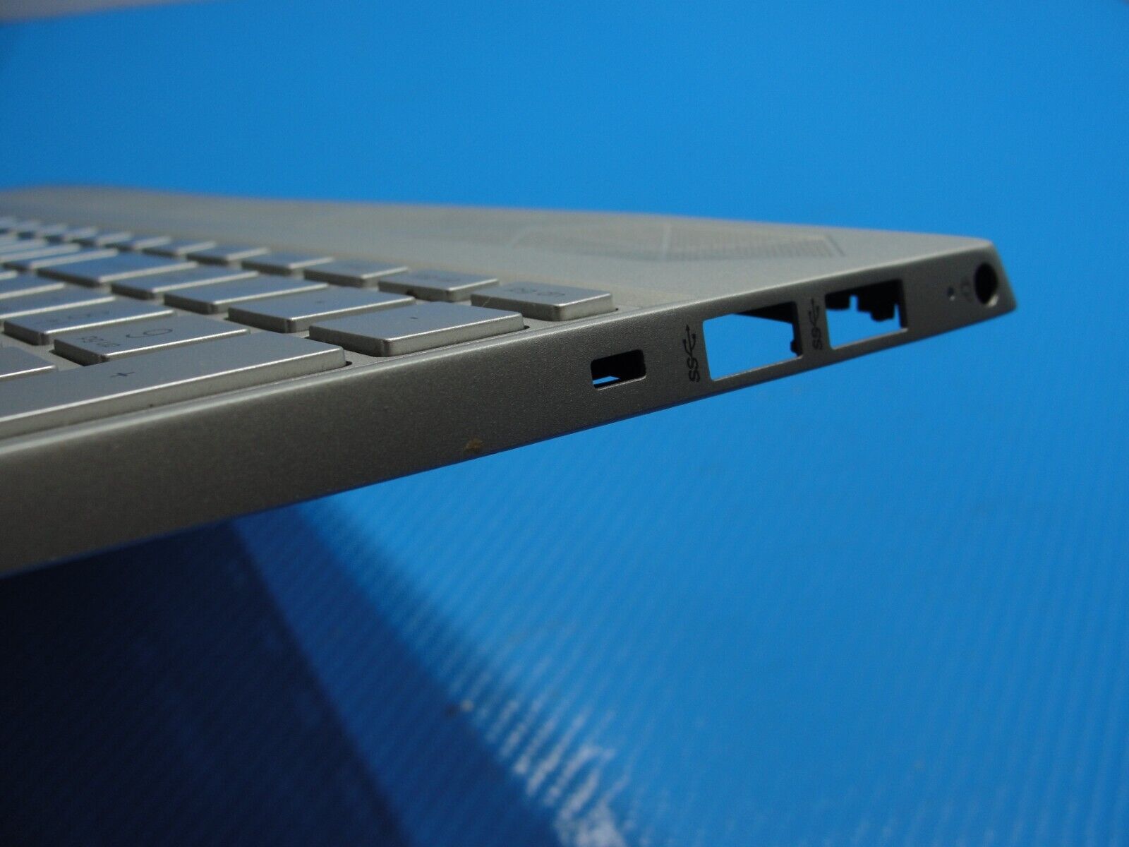 HP Pavilion 15-cs3153cl 15.6" Palmrest w/Backlit Keyboard Touchpad L24752-001