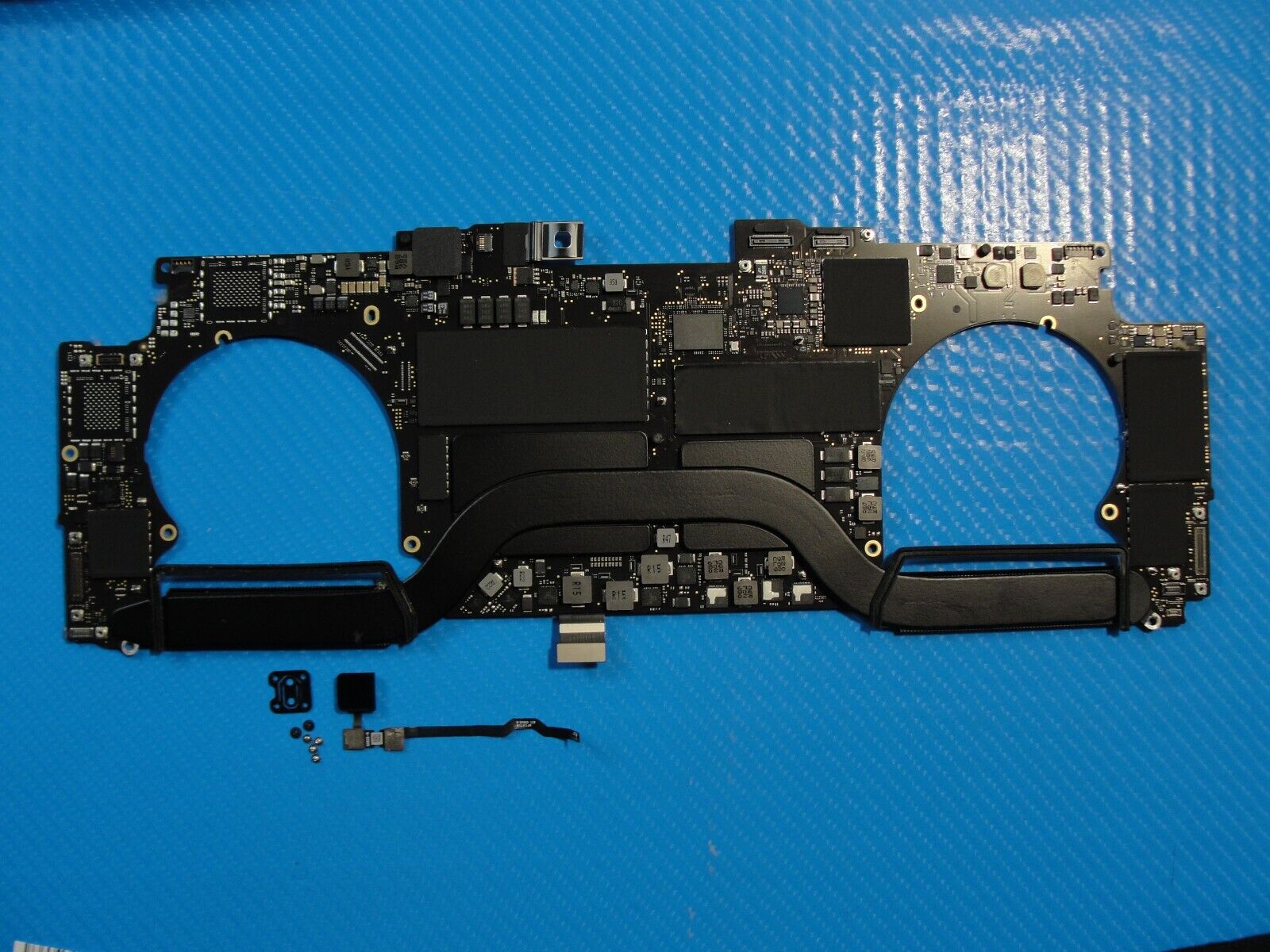 MacBook Pro A1990 15" 2018 i7-8750H 2.2GHz 16GB Logic Board 820-01041-A ID AS IS