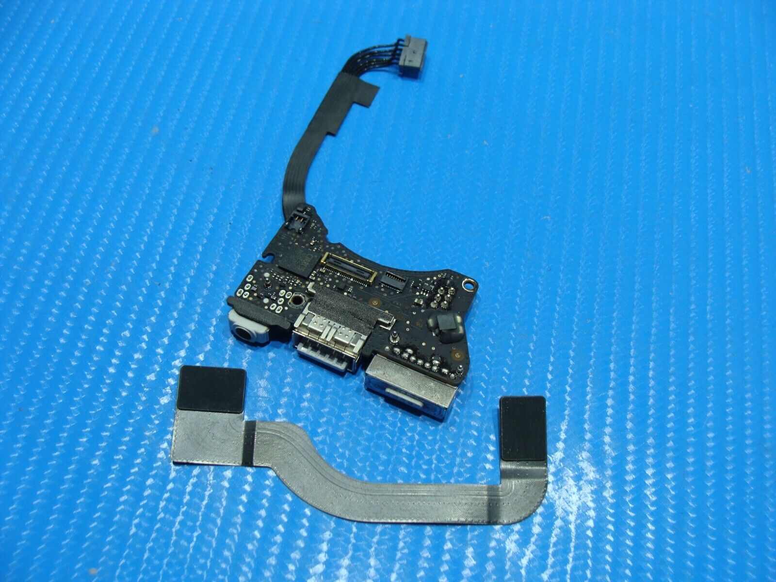 MacBook Air 11" A1465 Mid 2013 MD711LL/A MD712LL/A Left I/O Assembly 923-0430