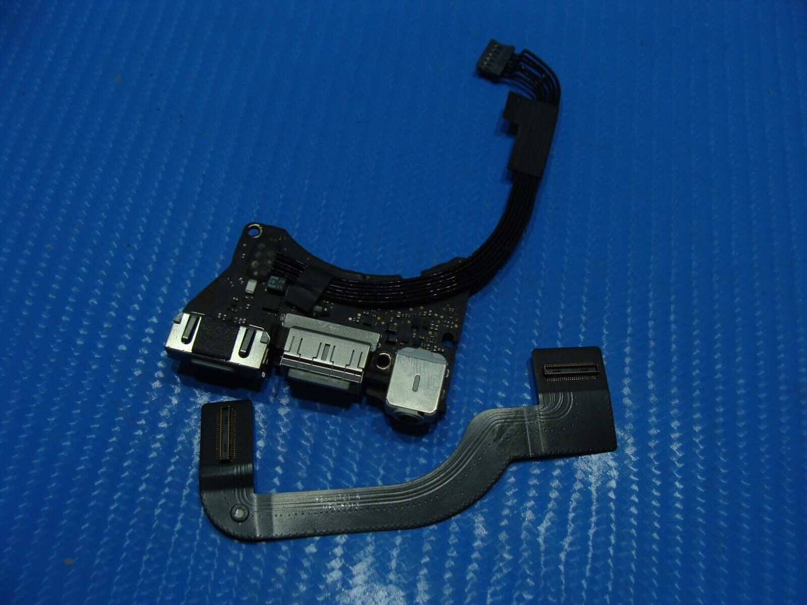 MacBook Air 11" A1465 Mid 2013 MD711LL/A MD712LL/A Left I/O Assembly 923-0430