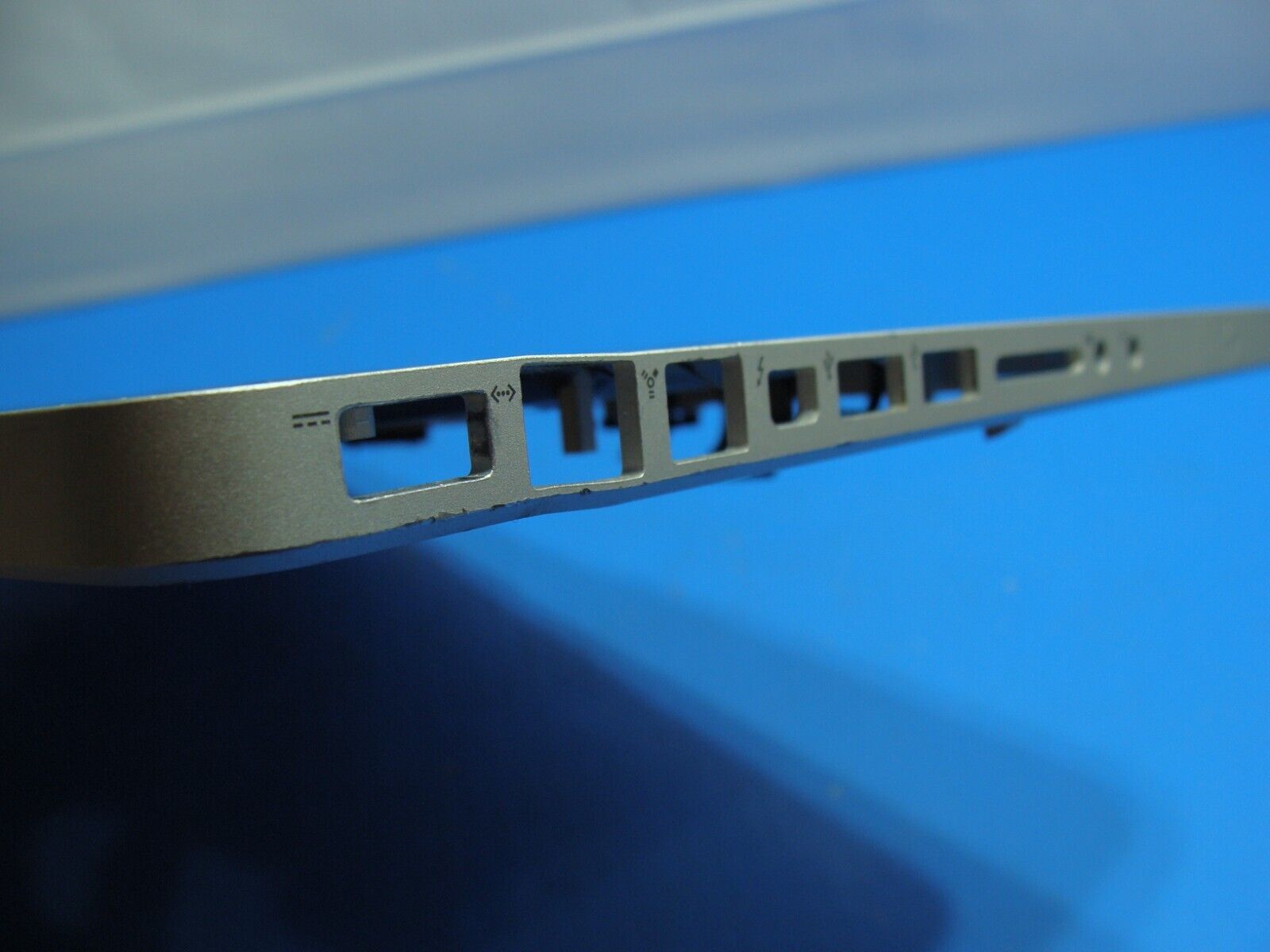 MacBook Pro A1286 Late 2011 MD318LL/A 15" Top Case Palmrest w/Keyboard 661-6076