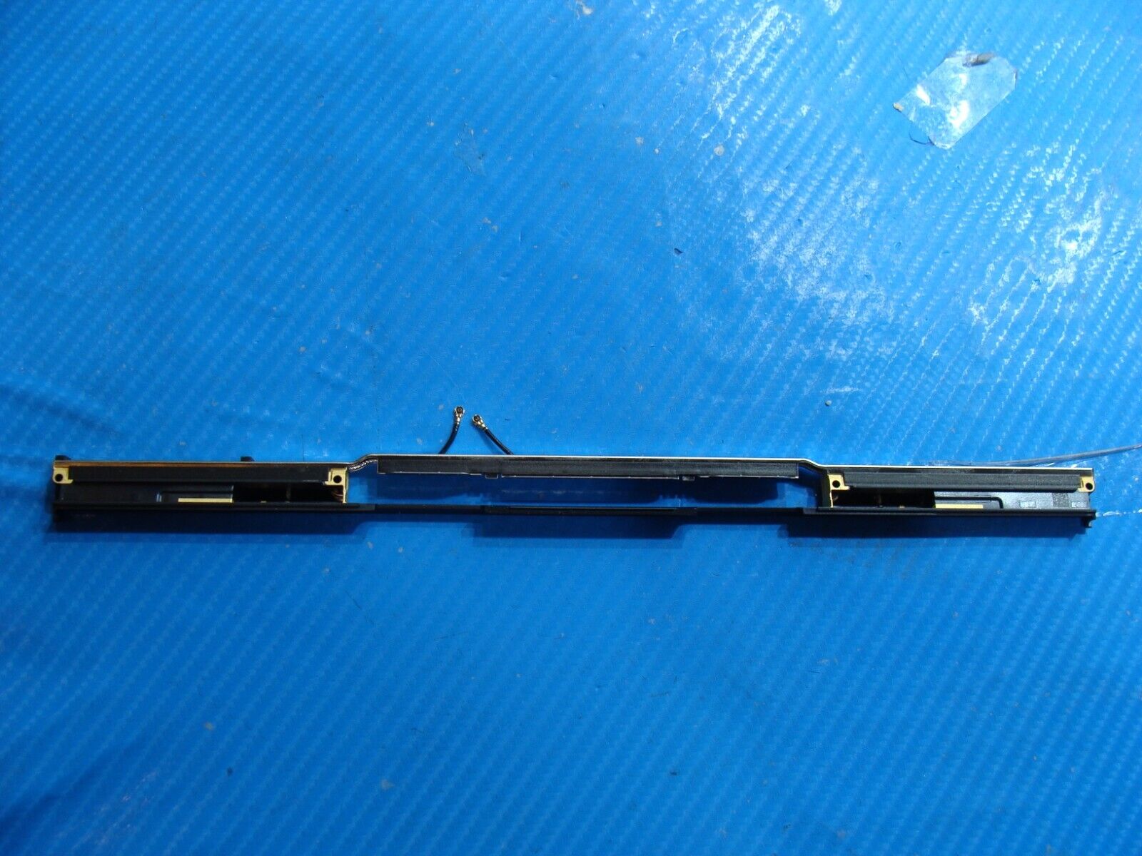 MacBook Air A2179 13" 2020 MVH22LL/A Rear Vent & Antenna Module 923-03991