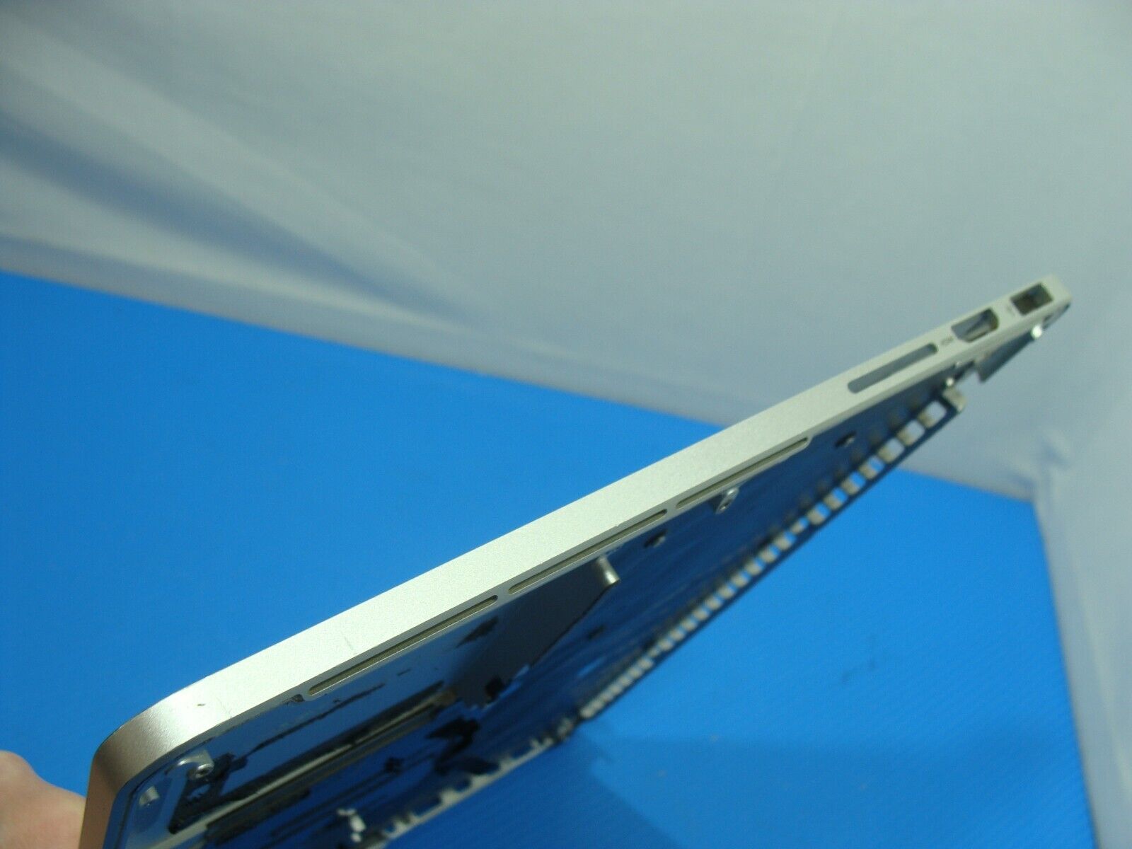 MacBook Pro A1502 Late 2013 ME864LL/A 13" Genuine Top Case NO Battery 661-8154