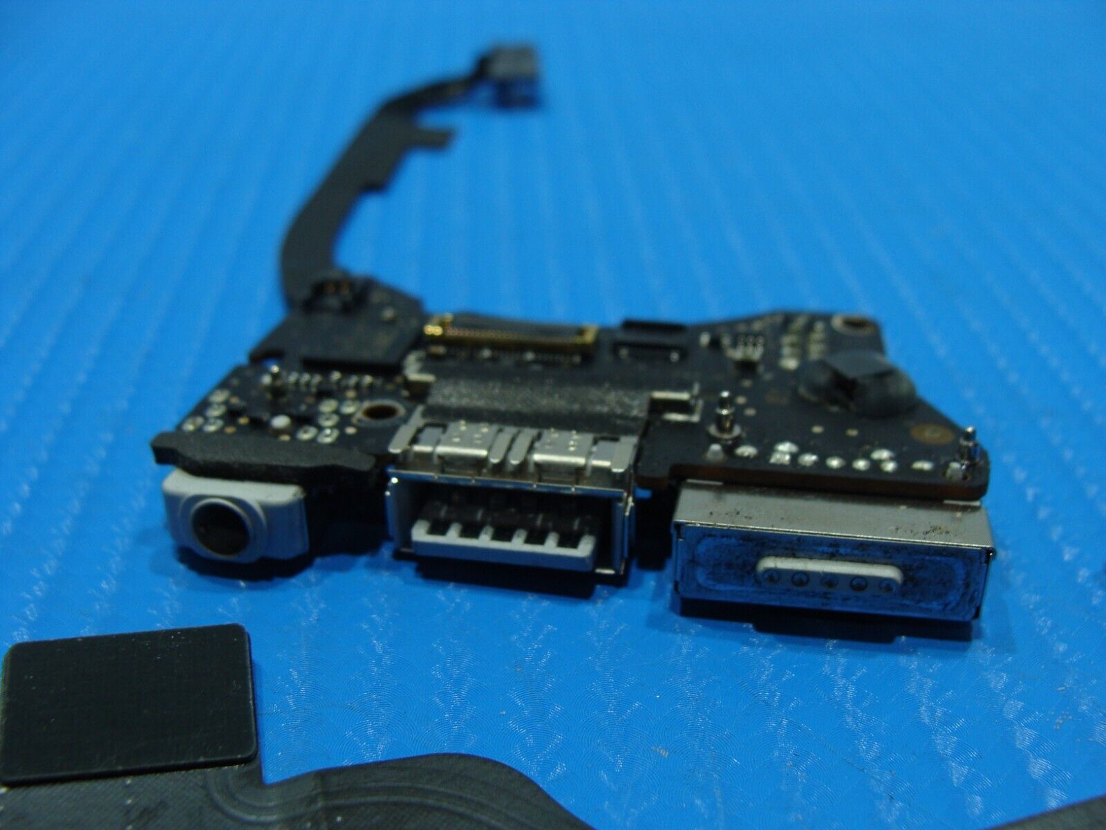 MacBook Air 11" A1465 Mid 2013 MD711LL/A MD712LL/A Left I/O Assembly 923-0430