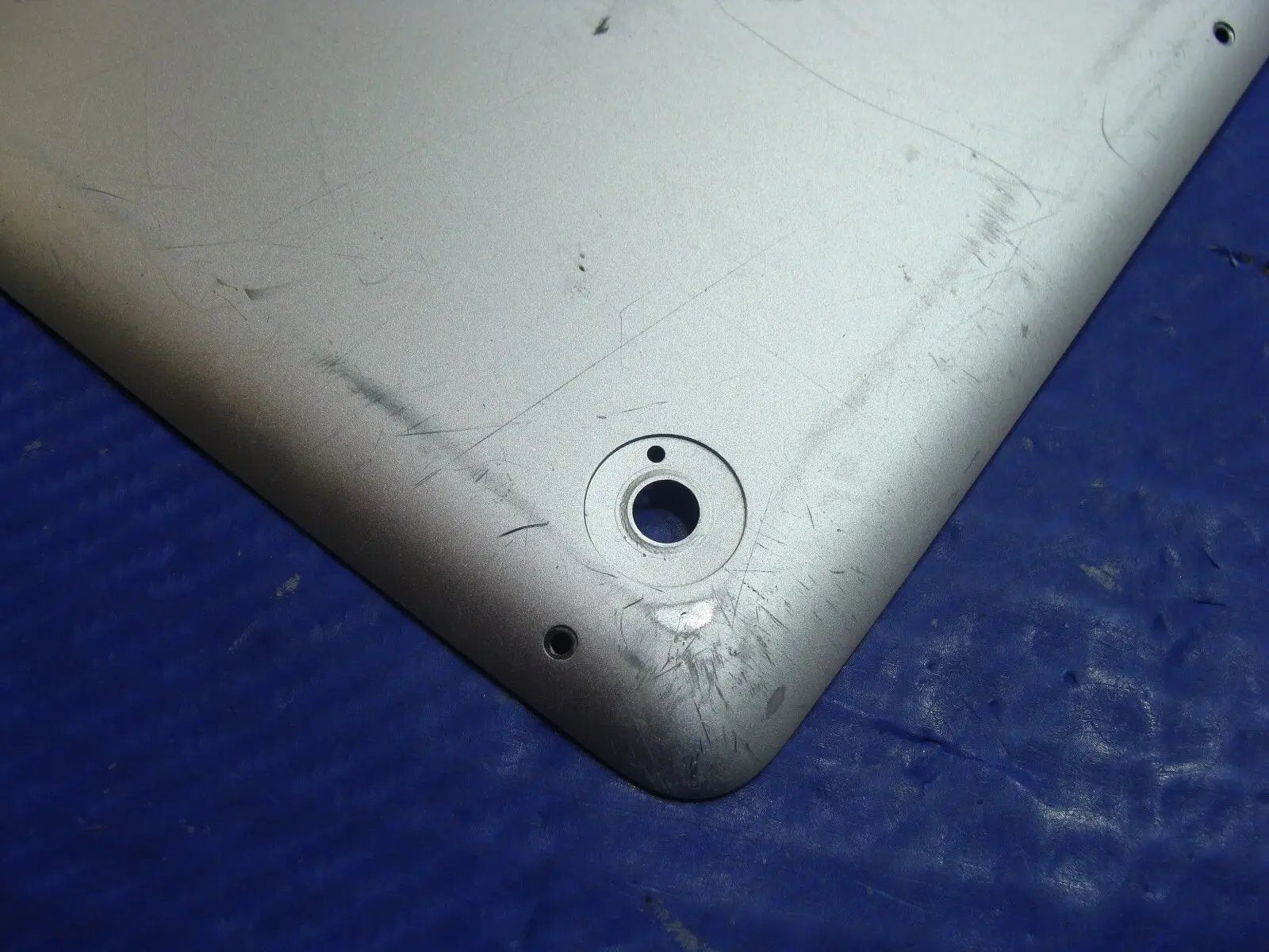 MacBook Pro 15" A1286 Mid 2012 MD103LL/A Genuine Bottom Case Silver 923-0083