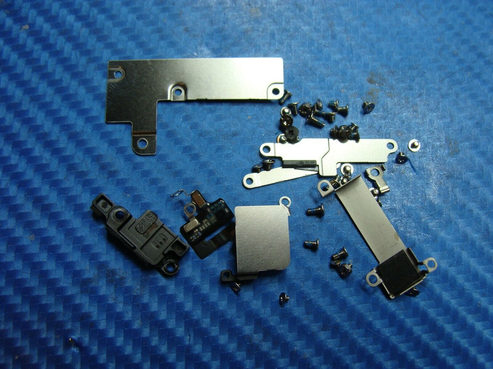 iPhone 7 Unlocked 4.7" A1778 2016 MN9H2LL/A Genuine Screw Set GS188715 GLP* - Laptop Parts - Buy Authentic Computer Parts - Top Seller Ebay