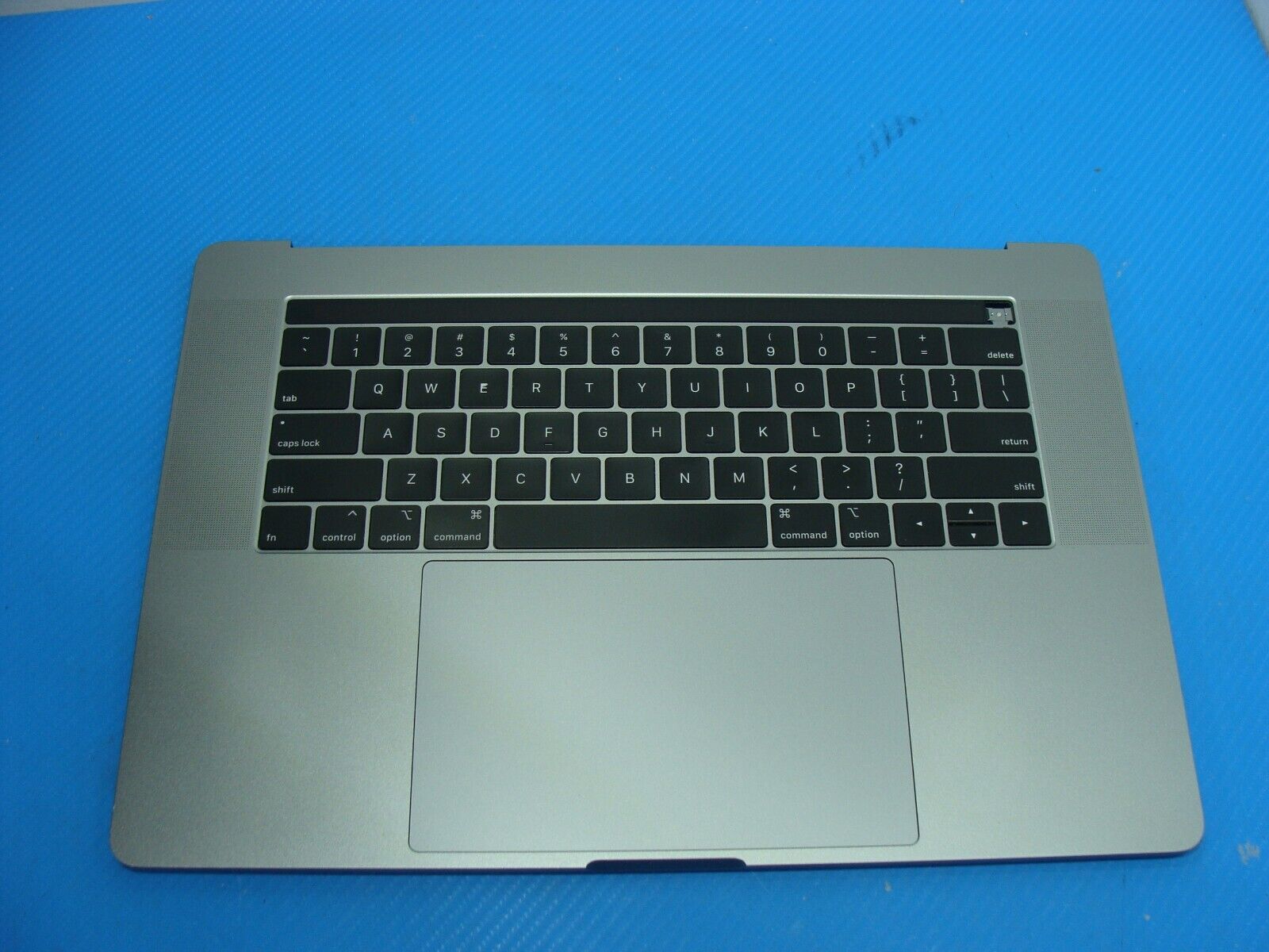 MacBook Pro 15" A1990 2019 MV902LL Top Case Palmrest w/Battery Gray 661-13163