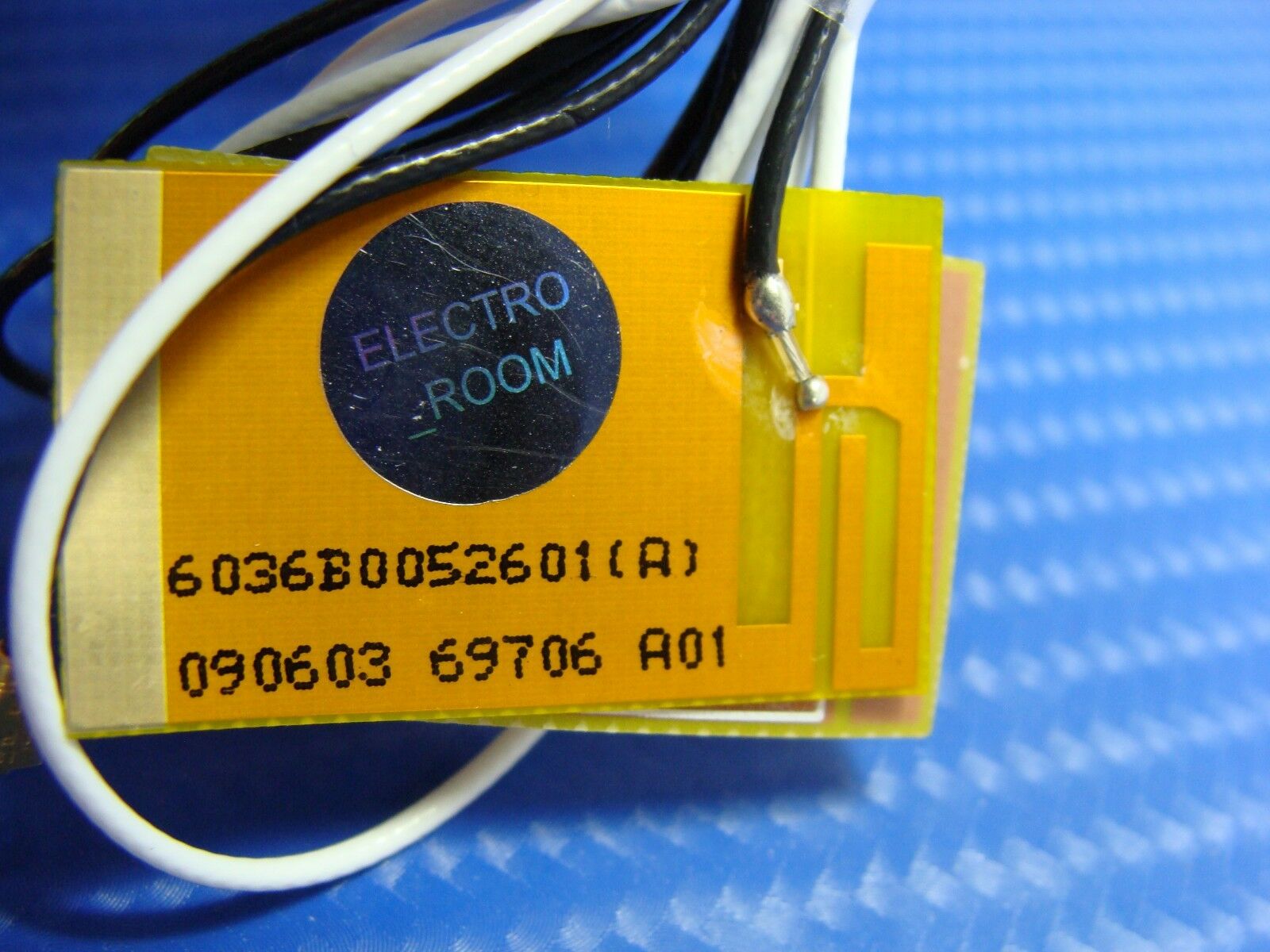 Toshiba Satellite L505D-S6947 16" Genuine WiFi Wireless Antenna 6036B0052601 ER* - Laptop Parts - Buy Authentic Computer Parts - Top Seller Ebay