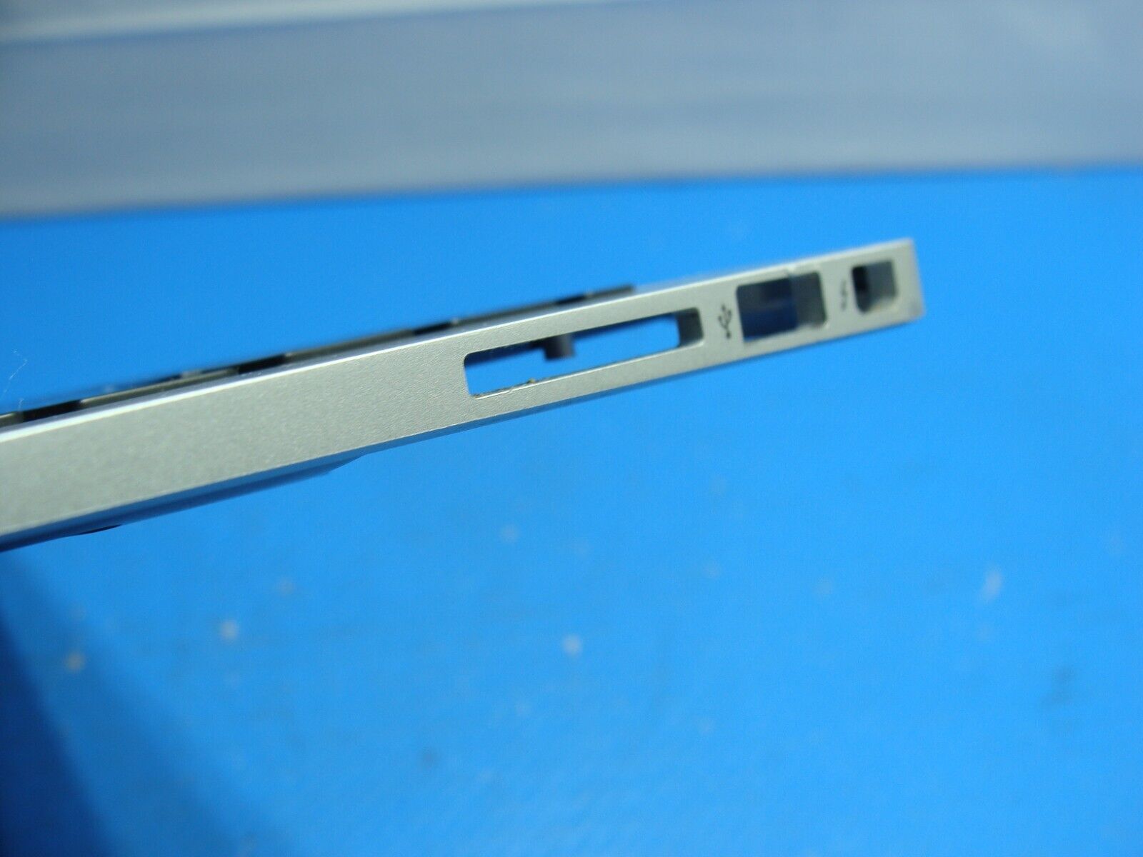MacBook Air A1466 13" Mid 2013 MD760LL/A Top Case w/Keyboard Trackpad 661-7480