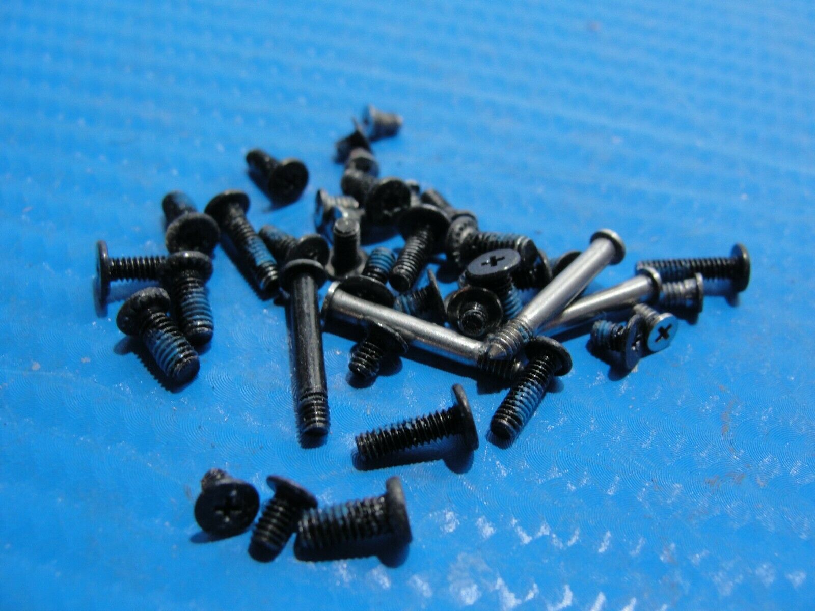 MacBook Pro 13" A1278 Mid 2009 MB990LL/A Genuine Complete Screw Set GS18073 #3 - Laptop Parts - Buy Authentic Computer Parts - Top Seller Ebay