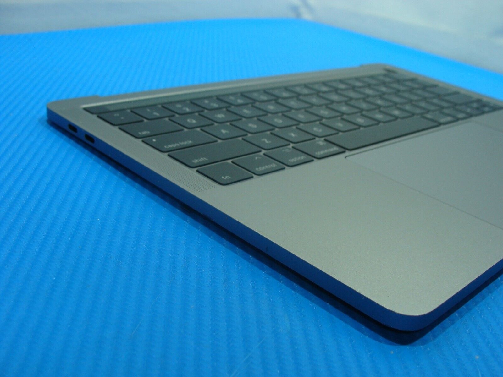 MacBook Pro 13" A1706 Mid 2017 OEM Top Case Palmrest NO Battery Gray 661-07950