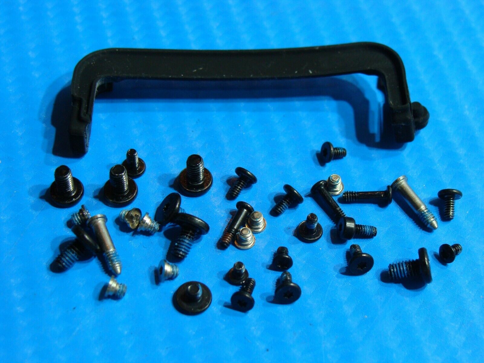 MacBook Air A1466 MQD32LL/A MQD42LL/A Mid 2017 13" Genuine Screw Set GS139854 #2 - Laptop Parts - Buy Authentic Computer Parts - Top Seller Ebay