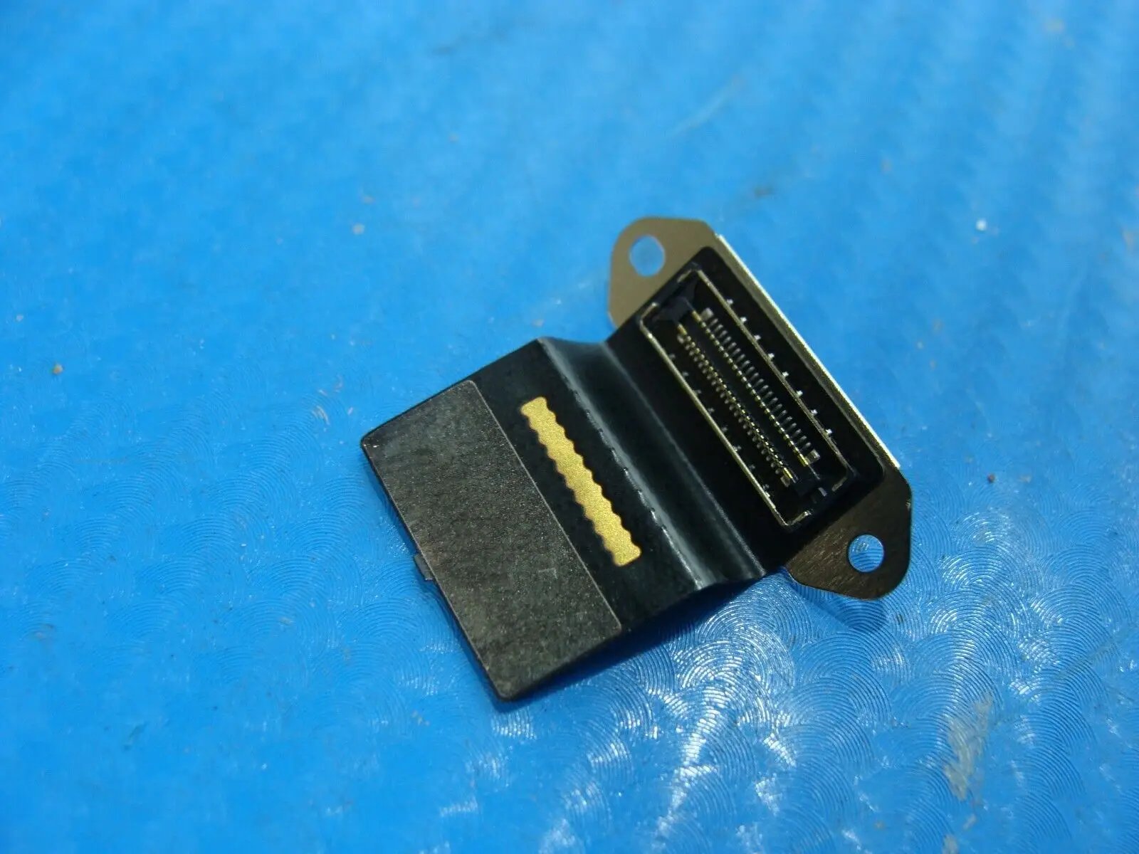 MacBook Air M1 A2337 13" 2020 MGN63LL/A LCD Video Display Flex Cable 821-02721-A