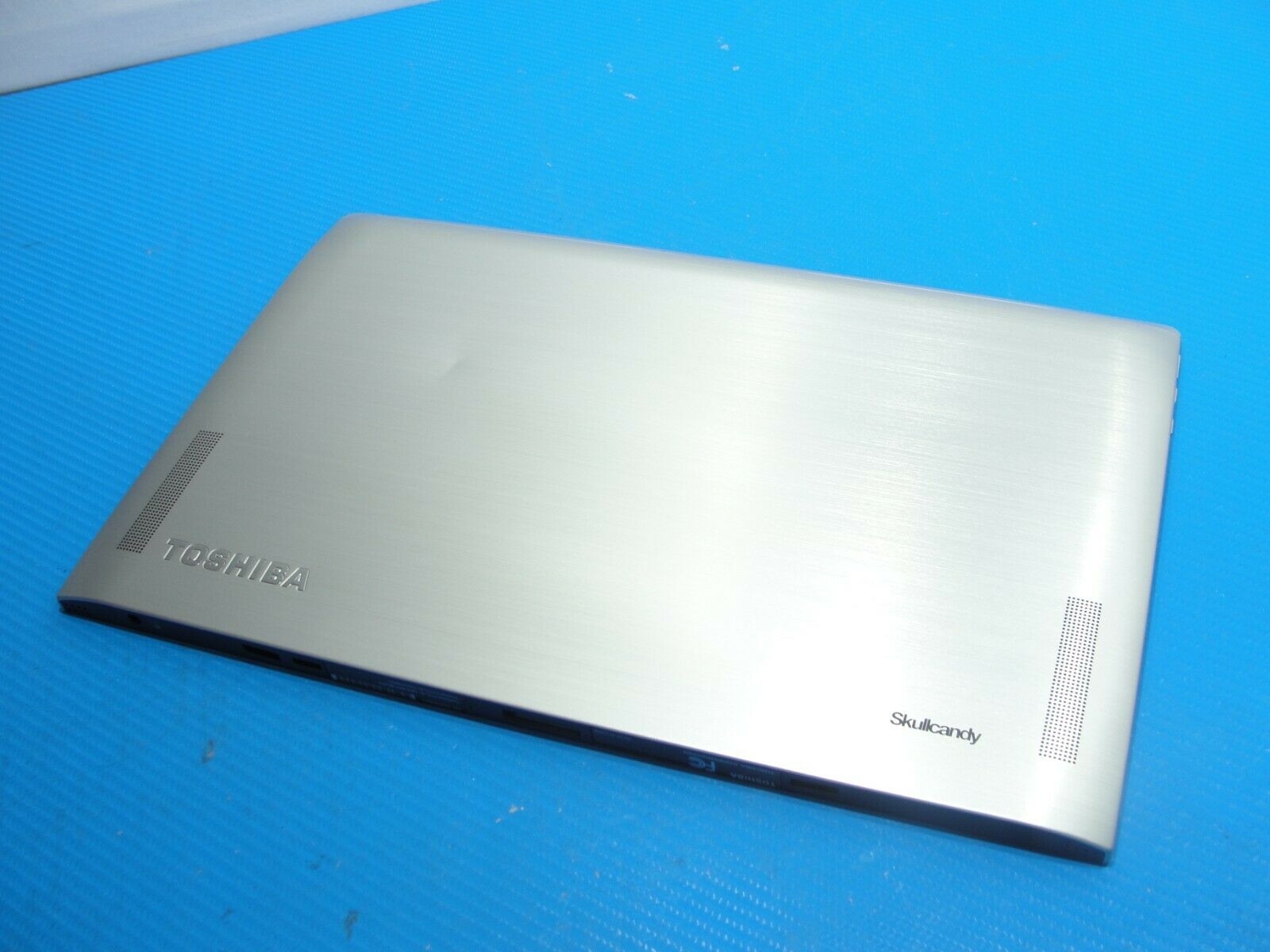 Toshiba Satellite Click 2 13.3