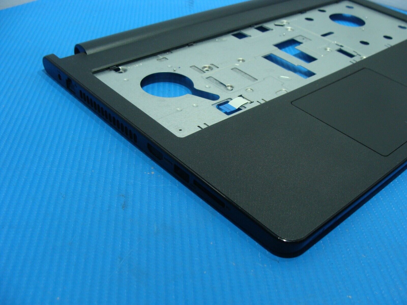 Dell Inspiron 15.6" 15 5566 Genuine Palmrest w/TouchPad Black T7K57 AP1AP000700