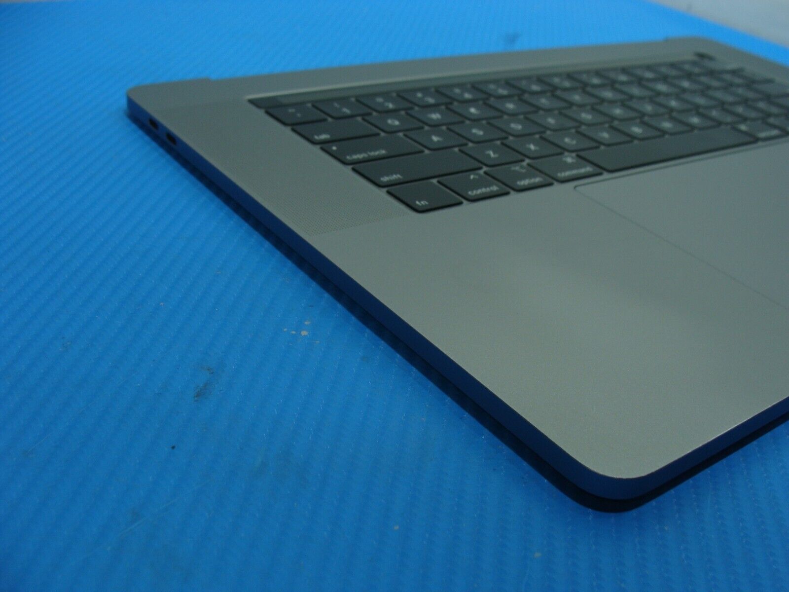 MacBook Pro 15" A1990 2019 MV902LL Top Case Palmrest w/Battery Gray 661-13163