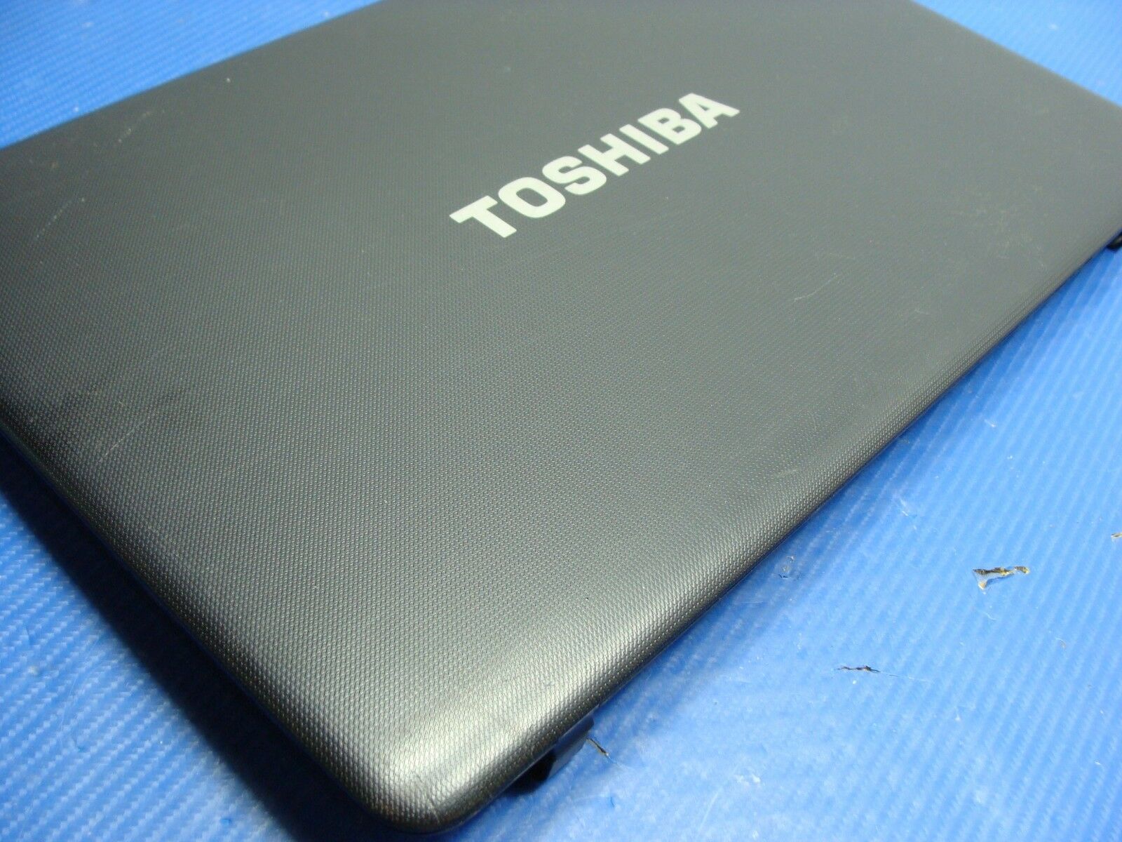 Toshiba Satellite C675-S7200 17.3" Genuine LCD Back Cover w/ Bezel H000031250 Toshiba